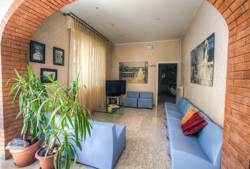 Hotel Villa Maria Rimini Bagian luar foto
