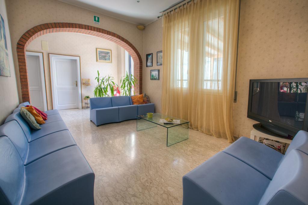 Hotel Villa Maria Rimini Bagian luar foto