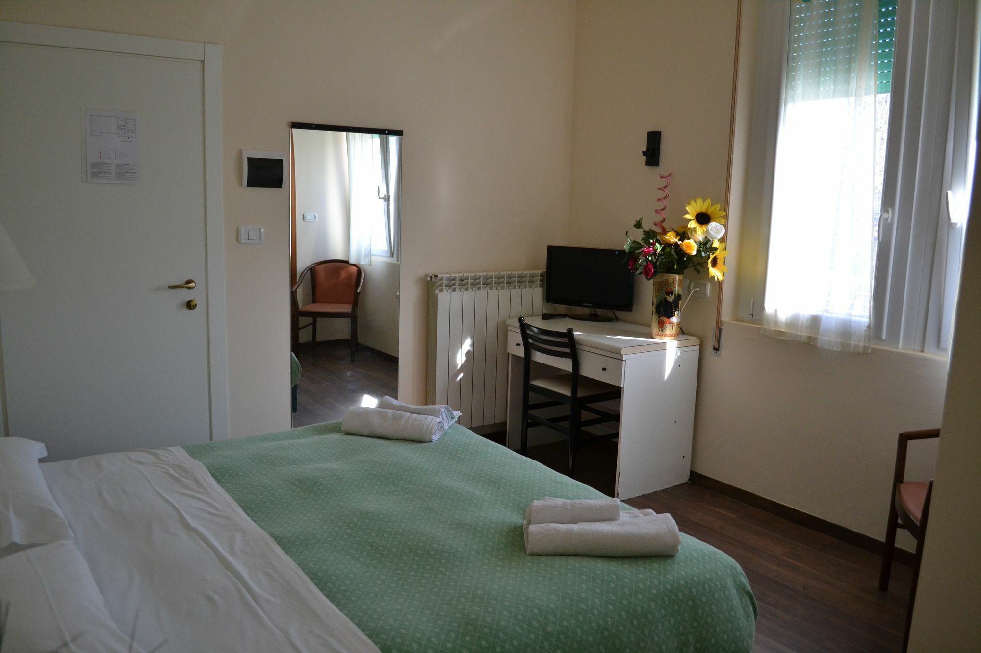 Hotel Villa Maria Rimini Bagian luar foto